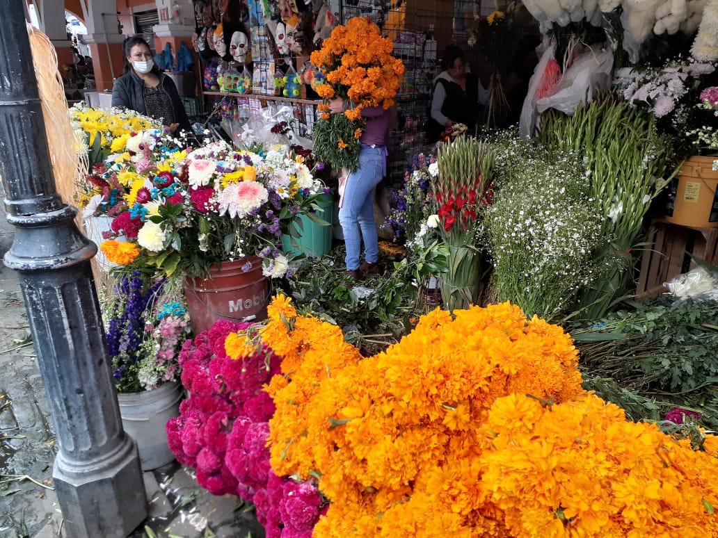 Vendedores de flores temen por las ventas