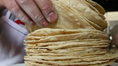No habrá aumento al precio de la tortilla y gasolina en enero: AMLO