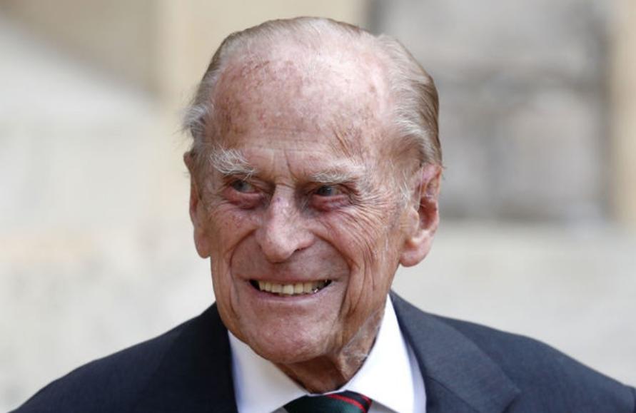 El príncipe Felipe, esposo de la reina Isabel II y Duque de Edimburgo, fue hospitalizado de manera preventiva en Londres tras haber sufrido un malestar. Foto Ap / Archivo