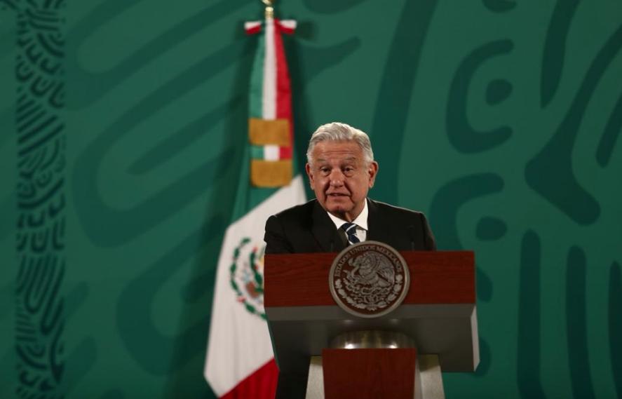 El presidente Andrés Manuel López Obrador durante su conferencia matutina desde Palacio Nacional en la Ciudad de México, el 9 de abril de 2021. Foto Yazmín Ortega Cortés
