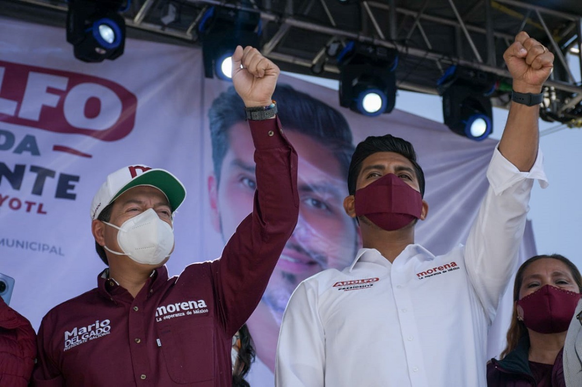 El dirigente nacional acompañando al candidato de Morena a la alcaldía de Nezahualcóyotl