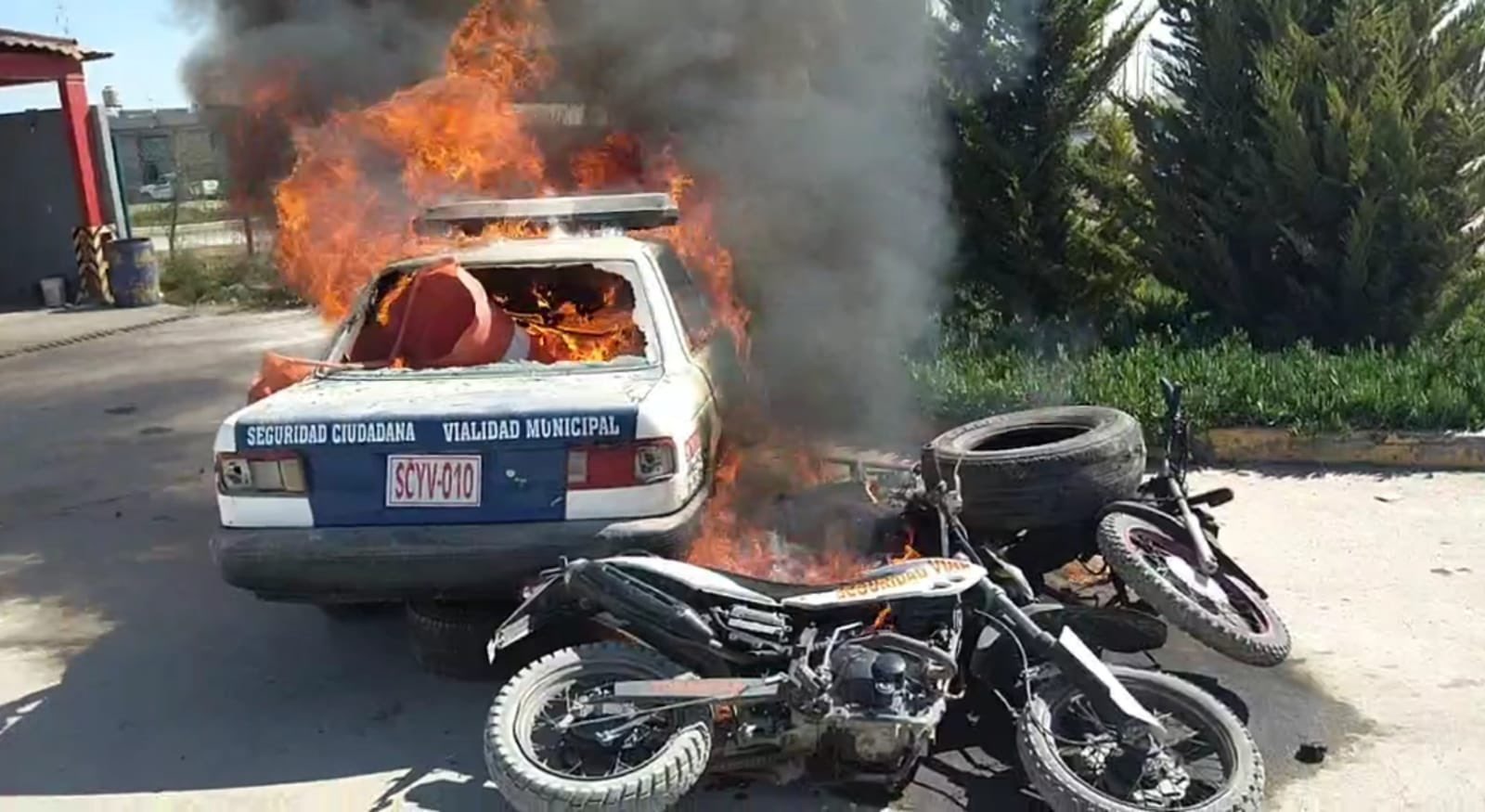 incendian vehículos de seguridad pública en Tonanitla