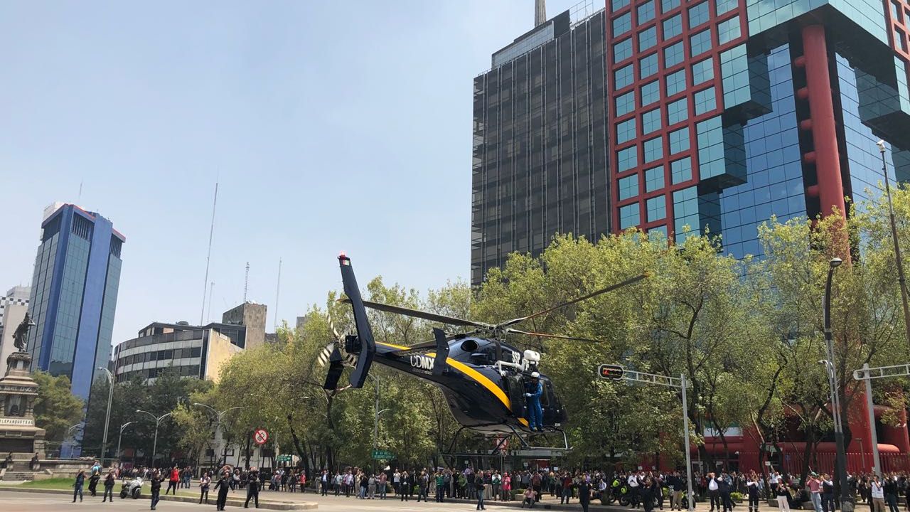 Helicóptero aterrizó en pleno reforma