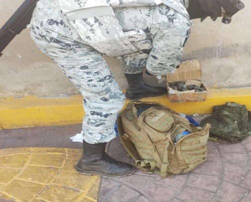 hombre con 10 granadas explosivas en Cocotitlán 