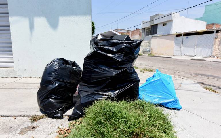 Anuncian multas a quien tire basura en espacios públicos en Toluca