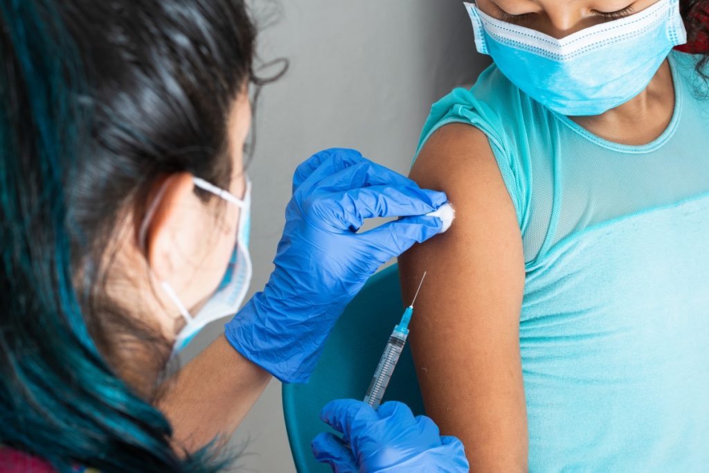 Cerca de 300 mil menores de 10 y 11 años vacunados contra Covid-19
