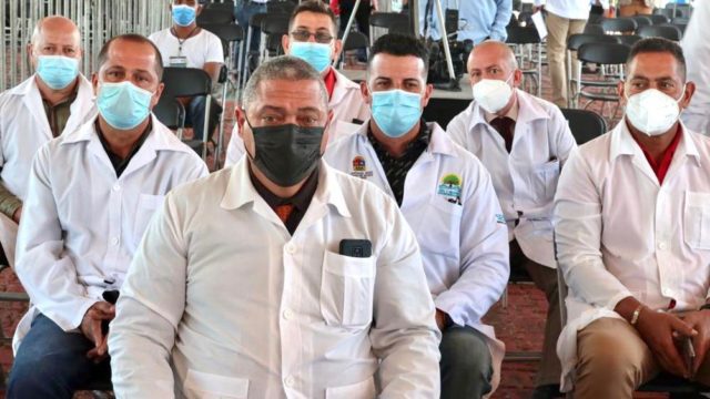 Llegan a Nayarit los primeros médicos cubanos