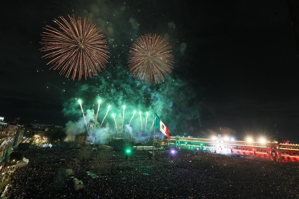 Asistieron 140 mil personas al Grito de Independencia en el Zócalo La