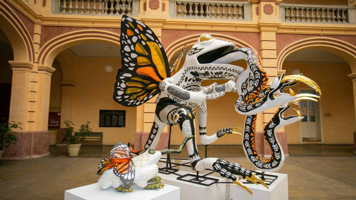 Alebrije Monumental Que Participó En Desfile De CDMX Se Presenta En Toluca