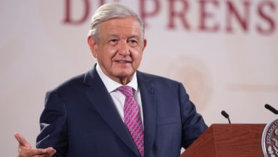 Andrés Manuel López Obrador consideró que su gobierno sí corre un riesgo con los mandatos judiciales. Foto: Presidencia