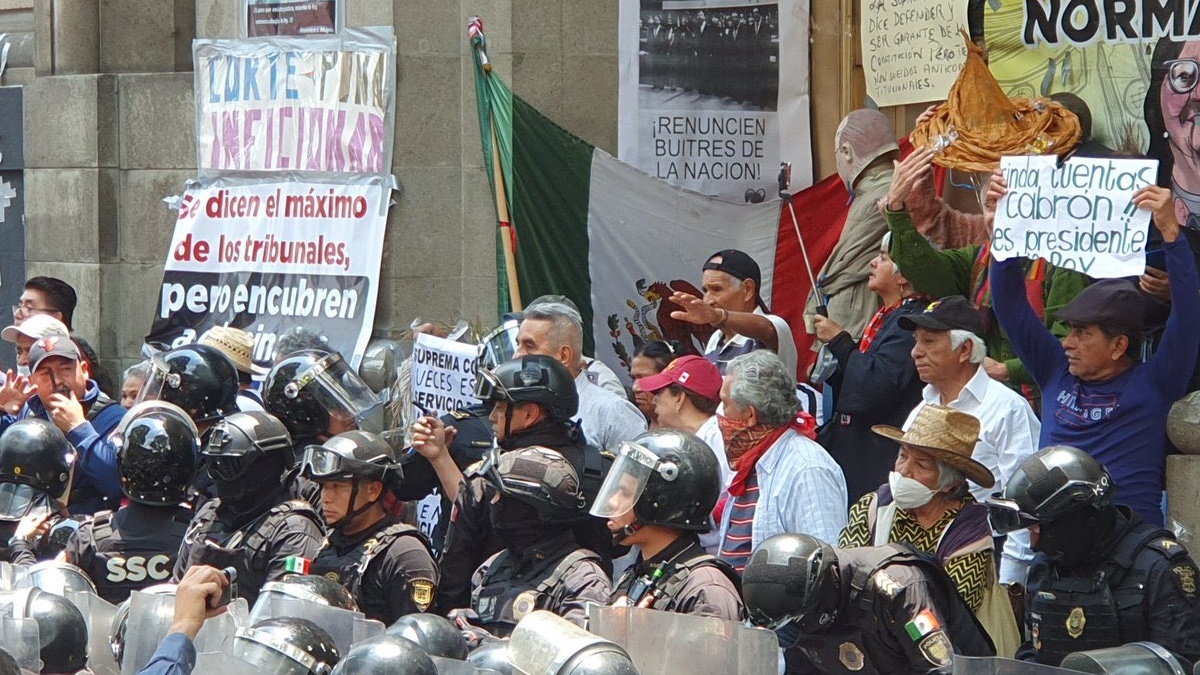 Andrés Manuel López Obrador condenó la violencia registrada el domingo pasado tras la movilización de cientos de personas a favor de los ministros de la Suprema Corte de Justicia de la Nación (SCJN). Foto: Twitter