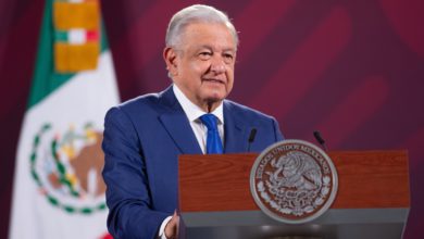 Andrés Manuel López Obrador aseguró que el método que los partidos de oposición emprenderán para la designación de su candidato a la Presidencia en 2024 sólo es un encubrimiento de sus verdaderos deseos. Foto: Presidencia