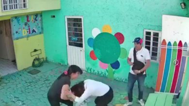 Con gritos, golpes y amenazas de muerte con un arma de fuego, fue sorprendida una profesora del Colegio Frida Kahlo, en Lomas de Cuautitlán. Foto; Captura