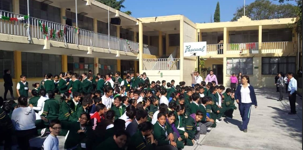 Por diferentes razones muchos padres mexiquenses están pensando en darle un nuevo colegio a sus pequeños, pero no saben cómo hacerle para dar ese paso. Foto: Captura
