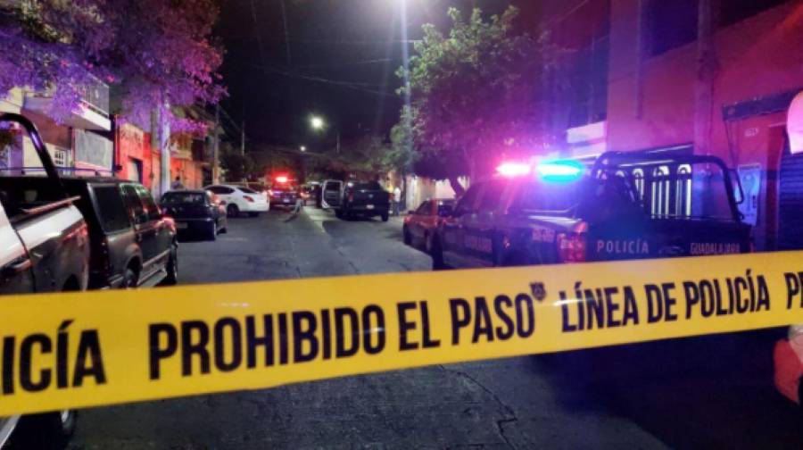 Foto de un cordón policial, como el que se presentó en la colonia El Rosario 2, en Tlalnepantla, Estado de México.