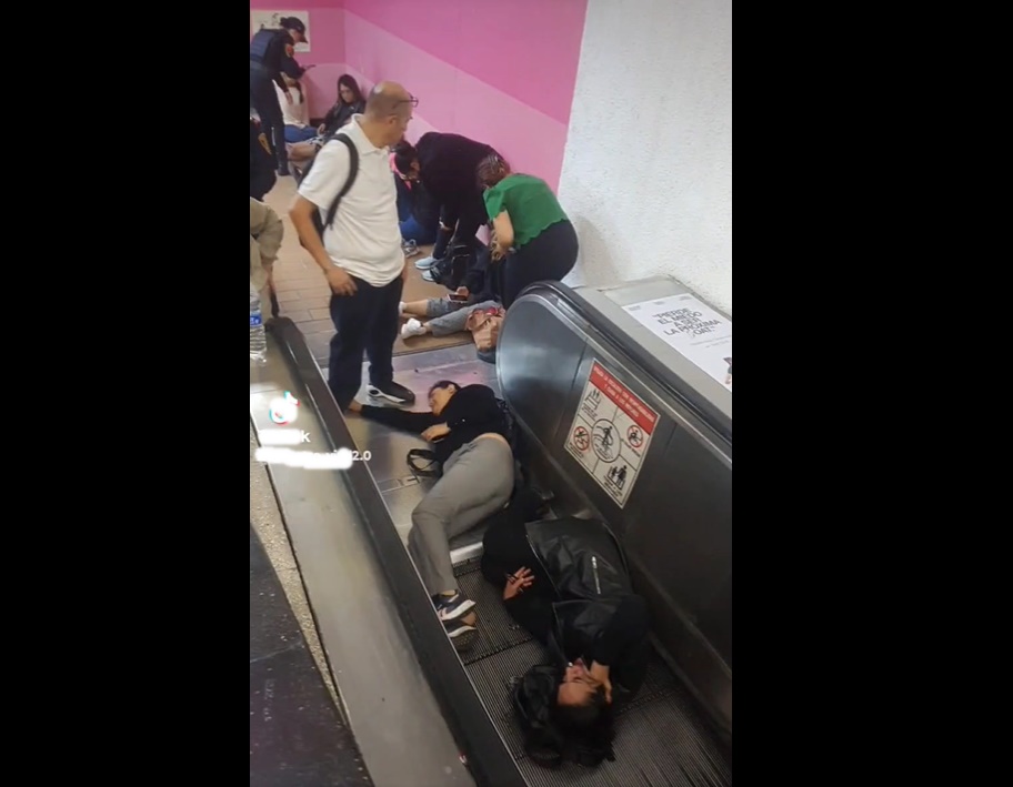 Hoy en la mañana en la Estación Polanco de la Línea 7 se reportó que la escalera 671 tuvo una falla mecánica, la cual dejó a 7 personas lesionadas, ninguna de gravedad. Foto: Captura X