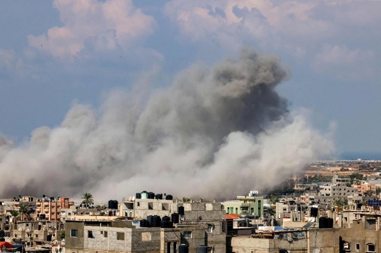 Foto de un bombardeo entre Israel y Hamás, que suma 19 periodistas asesinados hasta el momento.