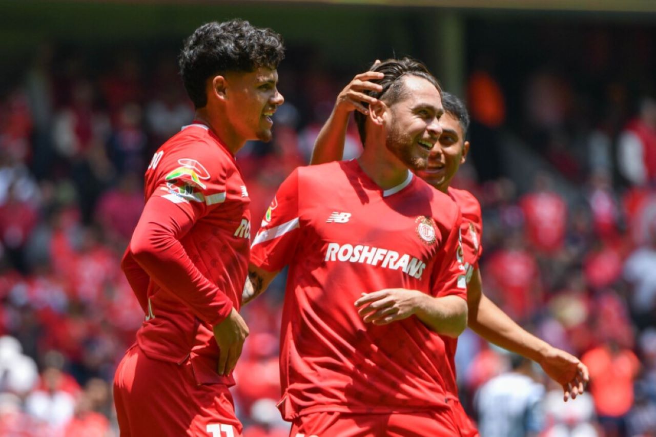 Foto de jugadores de Toluca, que enfrentarán en vivo a las Chivas la tarde del domingo.