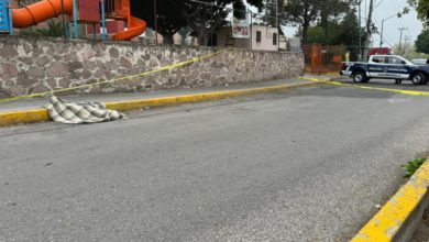 Foto del cuerpo sin vida de un hombre hallado en Tlalnepantla.