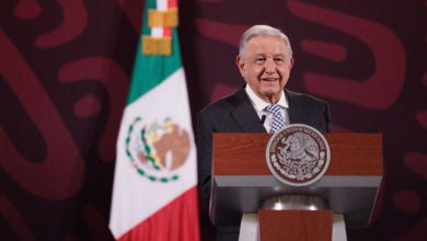 El Presidente Andrés Manuel López Obrador explicó que se llevará dos meses al menos para que el primer trabajador pueda cobrar su compensación. Foto: Presidencia