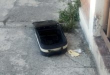 Abandonan a niño de 2 años en maleta en calles de Puebla.