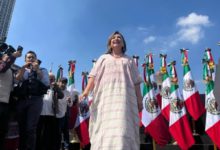 La abanderada de la colación "Fuerza y Corazón por México" reveló en redes sociales que durante el primer debate presidencial se sintió incómoda por no usar huipil. Foto: La Jornada