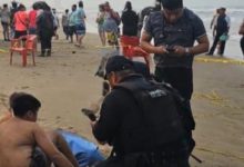 Cuatro integrantes de una familia, que hasta el momento sólo se sabe que son provenientes del Estado de México, pero no la ubicación municipal, fueron arrastrados por las olas en la playa de Barra Norte, en Tuxpan, Veracruz. Foto: Captura.